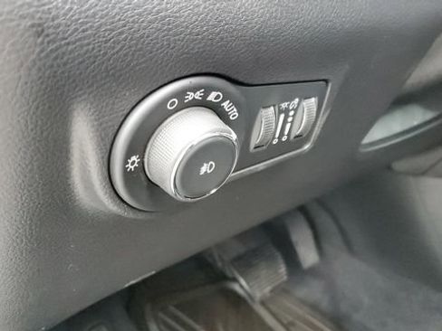 Certified 2024 Jeep Compass Latitude image 7