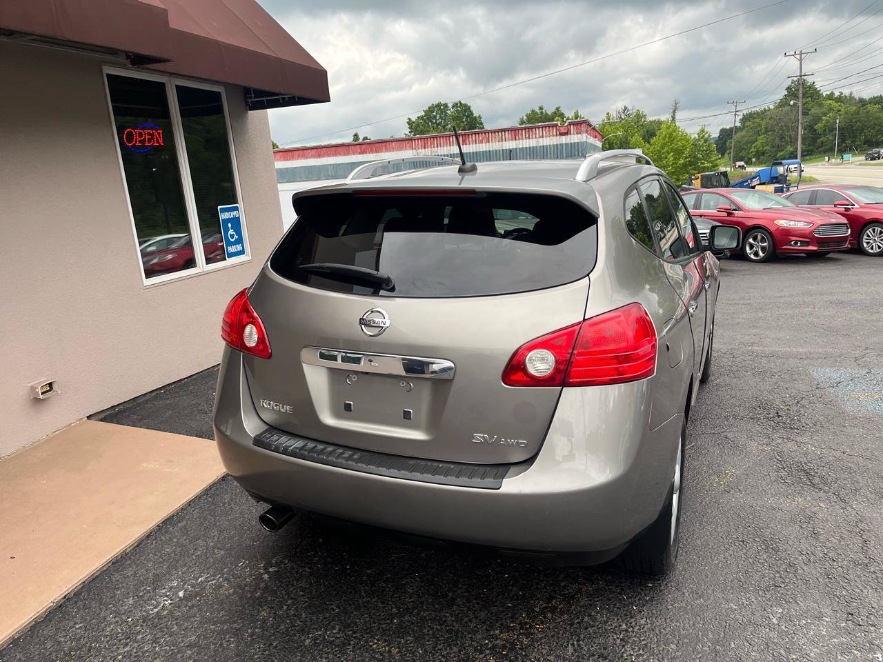 Used 2011 Nissan Rogue SV AWD/4WD image 5