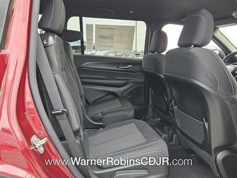 New 2025 Jeep Grand Cherokee L Laredo image 16