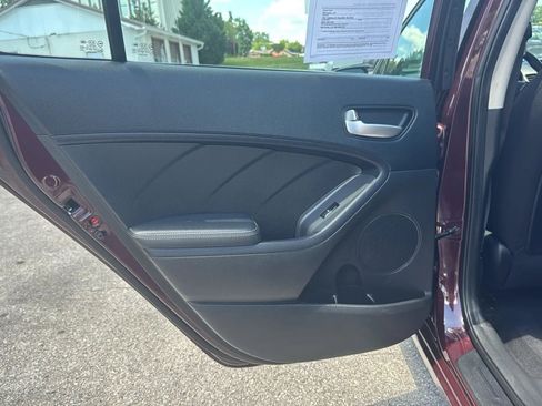 Used 2018 Kia Forte LX FWD image 21