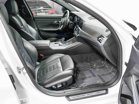 Used 2019 BMW 330i Sedan w/ M Sport Package RWD image 17