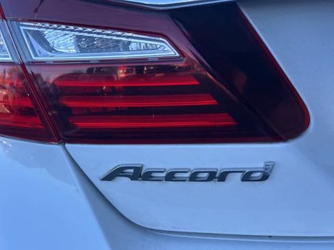 Used 2017 Honda Accord Sport Special Edition image 37