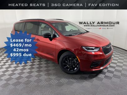 New 2025 Chrysler Pacifica Select w/ Fav Edition Package