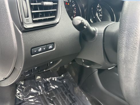 Used 2020 Nissan Rogue S AWD/4WD image 12