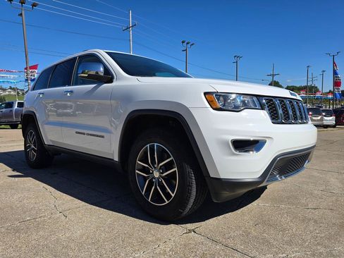 Used 2017 Jeep Grand Cherokee Limited AWD/4WD image 1