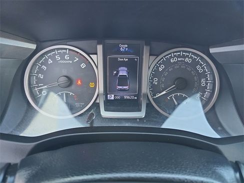 Used 2018 Toyota Tacoma SR5 image 27