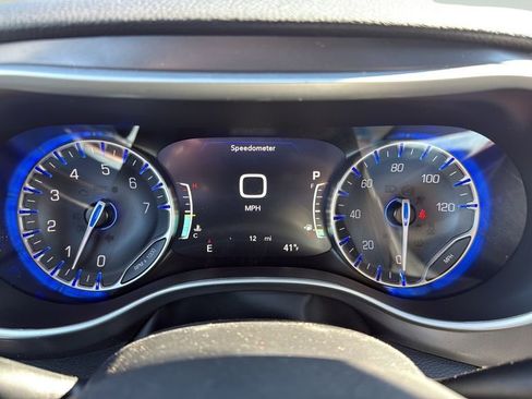 New 2026 Chrysler Pacifica Select image 33