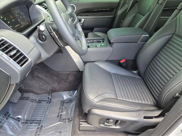 Used 2025 Land Rover Discovery S AWD/4WD image 17