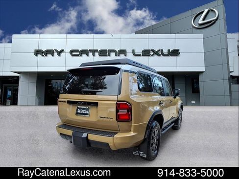 Used 2024 Toyota Land Cruiser image 4