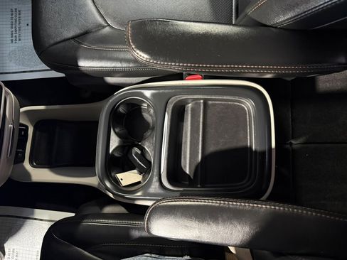 Used 2020 Chrysler Pacifica Touring-L FWD image 44