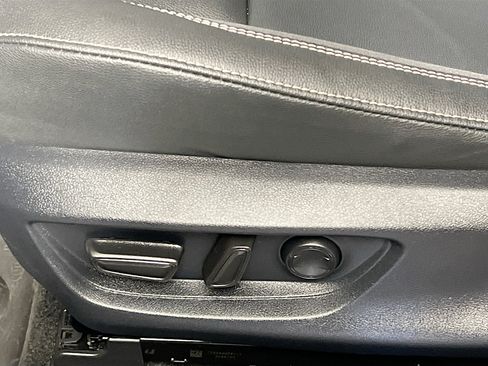 Used 2026 Toyota Camry SE FWD image 15