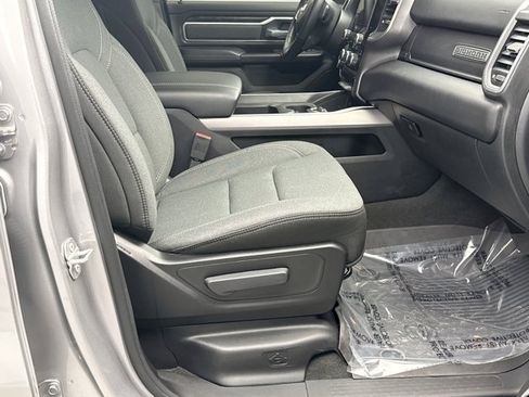 Used 2022 RAM 1500 Big Horn AWD/4WD image 17