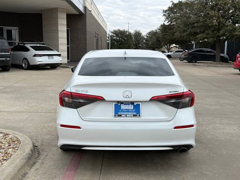 Used 2024 Honda Civic Sport image 4