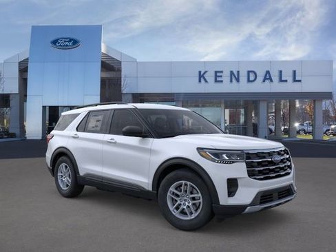 Used 2026 Ford Explorer Active AWD/4WD image 7