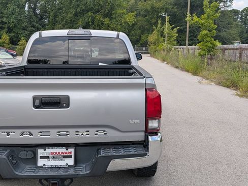 Used 2019 Toyota Tacoma SR5 RWD image 8