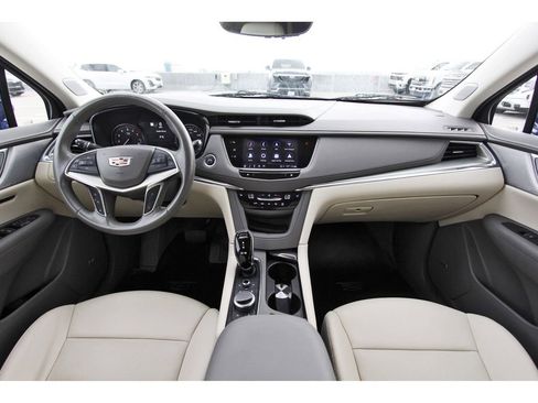 Used 2023 Cadillac XT5 Premium Luxury w/ Technology Package image 8