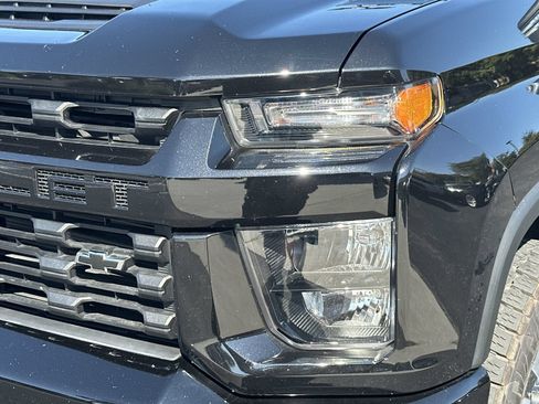 Used 2021 Chevrolet Silverado 2500 Custom w/ Custom Value Package AWD/4WD image 11