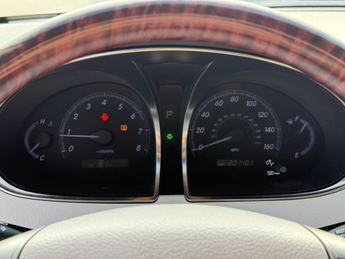 Used 2012 Toyota Avalon Limited image 18