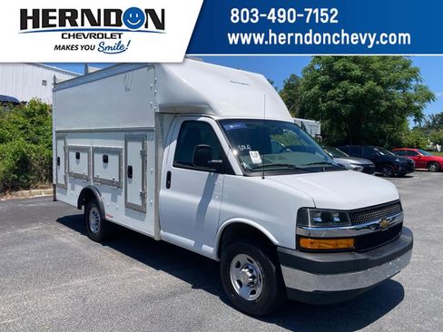Used 2025 Chevrolet Express 3500 w/ Power Convenience Package RWD image 1