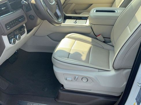 Used 2023 GMC Yukon XL Denali w/ Denali Reserve Package AWD/4WD image 21