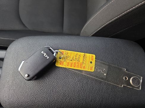 Used 2024 Kia Forte LXS image 27