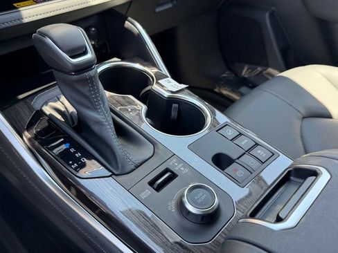 New 2026 Toyota Highlander Limited AWD/4WD image 28