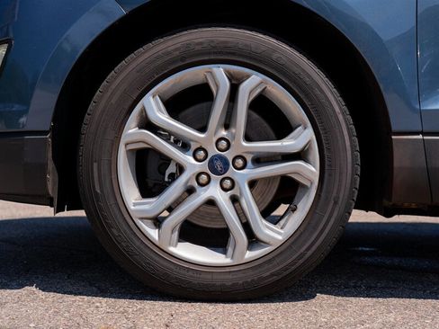 Used 2018 Ford Edge Titanium w/ Equipment Group 301A AWD/4WD image 39
