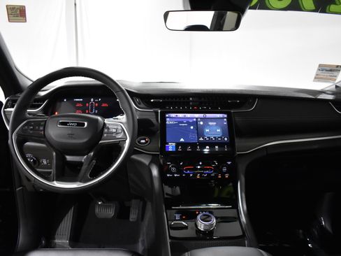 Used 2025 Jeep Grand Cherokee L Limited w/ Trailer Tow Package image 33