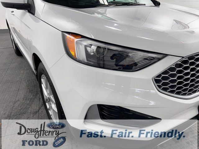 Used 2024 Ford Edge SEL AWD/4WD image 8