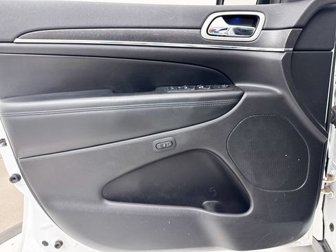 Used 2018 Jeep Grand Cherokee Limited AWD/4WD image 28