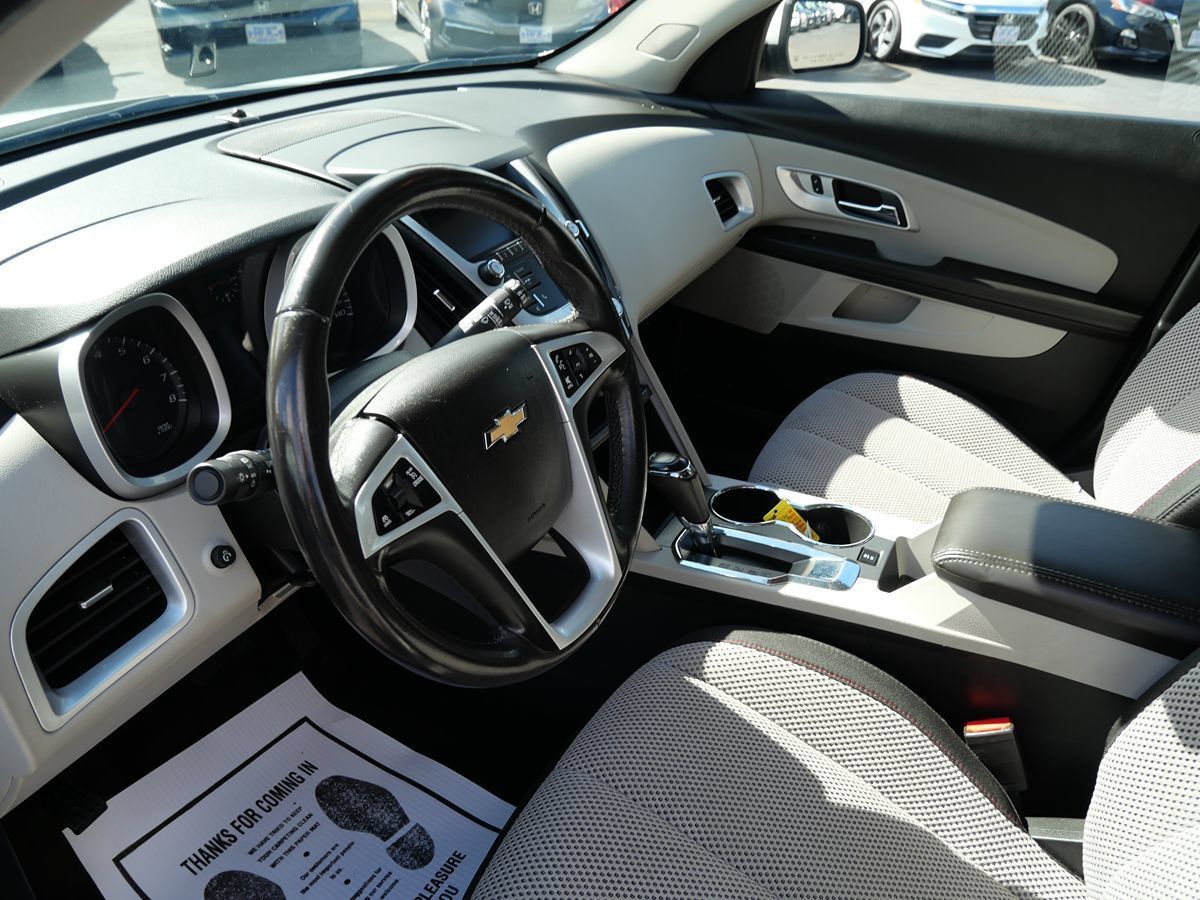 Used 2017 Chevrolet Equinox LT w/ Convenience Package AWD/4WD image 9