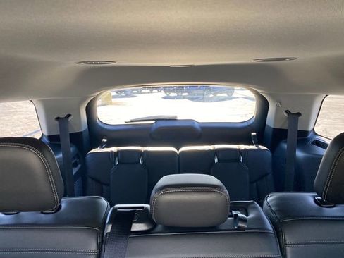 Used 2022 Ford Explorer XLT w/ Equipment Group 202A image 33