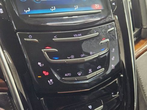 Used 2018 Cadillac Escalade Premium Luxury image 23
