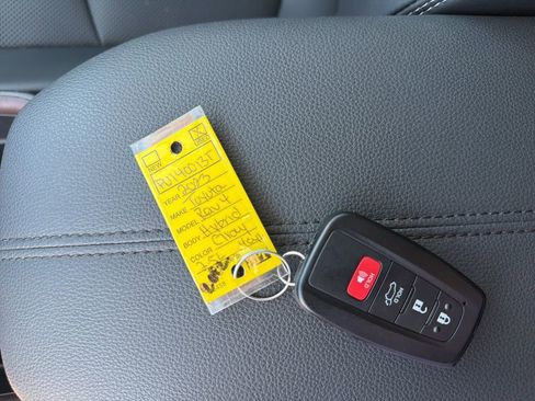 Used 2023 Toyota RAV4 Limited AWD/4WD image 25