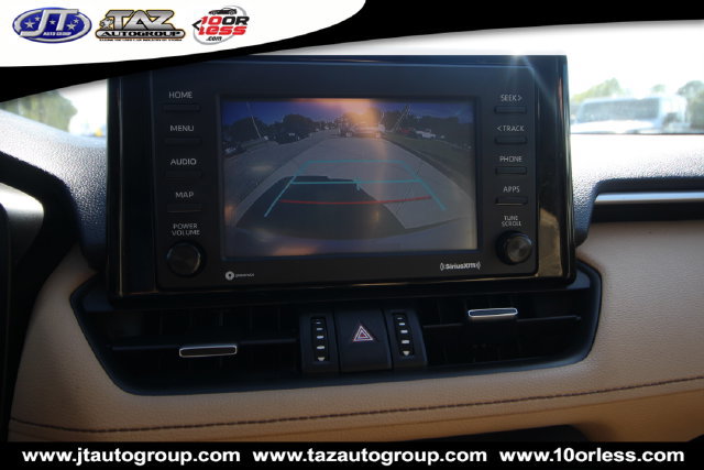 Used 2020 Toyota RAV4 XLE Premium FWD image 18