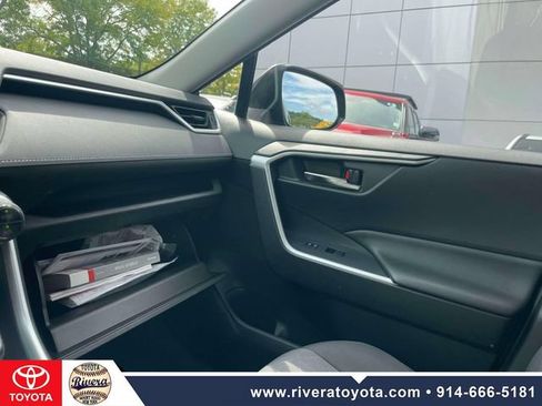 Used 2021 Toyota RAV4 XLE w/ XLE Grade Weather Package AWD/4WD image 34