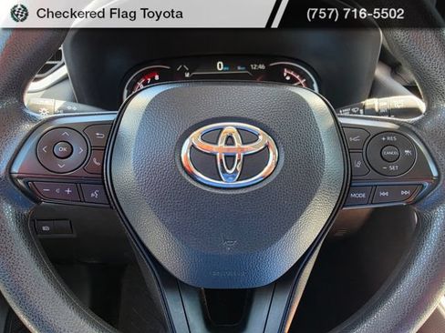 Used 2025 Toyota RAV4 XLE FWD image 13