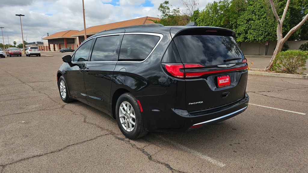 Used 2022 Chrysler Pacifica Touring-L FWD image 8
