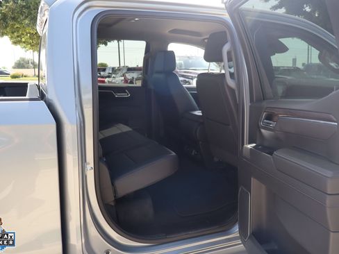 Used 2025 GMC Sierra 1500 SLT AWD/4WD image 26