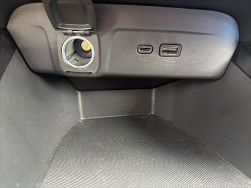 Used 2024 Chevrolet Trax LT w/ LT Convenience Package image 31