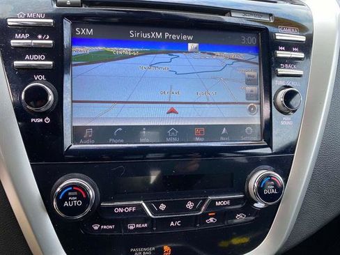 Used 2018 Nissan Murano SV image 11