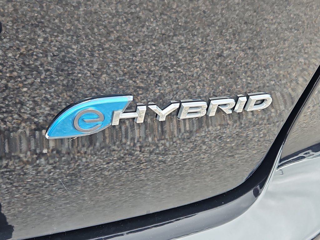 Used 2024 Chrysler Pacifica Limited FWD image 12