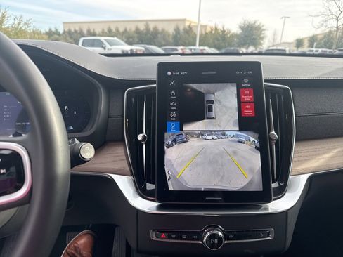 Certified 2025 Volvo XC90 B6 Plus image 26