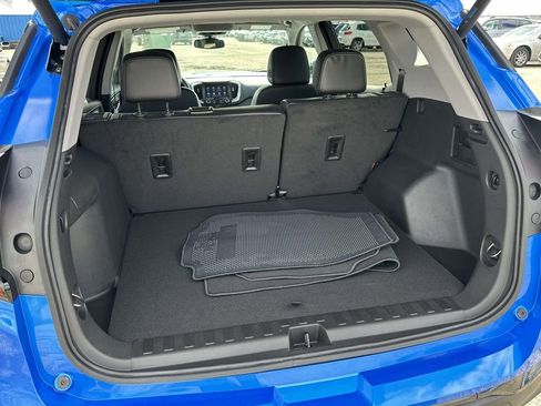 Used 2024 GMC Terrain SLT w/ Elevation Edition image 12