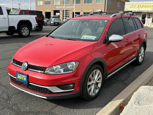 Used 2017 Volkswagen Golf S image 7