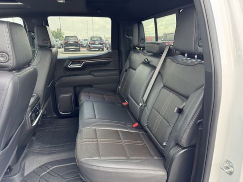 Used 2025 Chevrolet Silverado 1500 High Country image 30