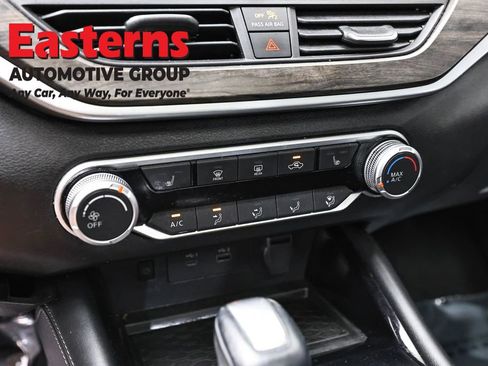 Used 2024 Nissan Altima 2.5 SV w/ SV Premium Package FWD image 20