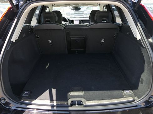 Used 2025 Volvo XC60 B5 Plus AWD/4WD image 20