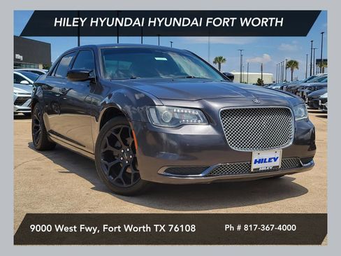 Used 2019 Chrysler 300 Touring w/ Sport Appearance Package RWD image 1