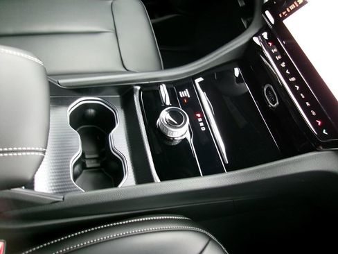New 2026 Jeep Grand Cherokee L Limited w/ Limited Altitude Package AWD/4WD image 13